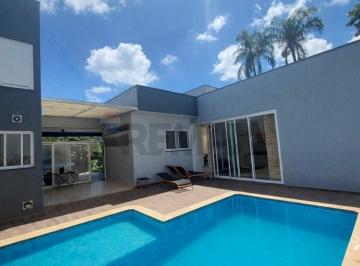 Casa · 194m² · 3 Quartos · Belíssima casa térrea em excelente localização