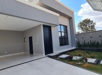 Casa · 221m² · 3 Quartos · 4 Vagas · Casa térrea sozinha no lote com 3 suítes plenas Setor Faiçalville