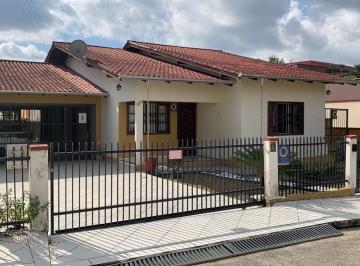 Casa · 180m² · 3 Quartos · 6 Vagas · Casa à venda no bairro Planalto - Brusque/SC