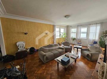 Apartamento · 194m² · 4 Quartos · 1 Vaga · Excelente apartamento de 3 quartos muito bem localizado no posto 6