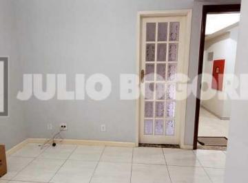 Apartamento · 64m² · 2 Quartos · 1 Vaga · Maravilhoso apto rua Adriano, 2 quartos, depêndencia, vaga, elevador, portaria