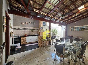 Casa · 217m² · 4 Quartos · 3 Vagas · Casa para venda em Boa Vista de 217.00m² com 4 Quartos, 2 Suites e 3 Garagens
