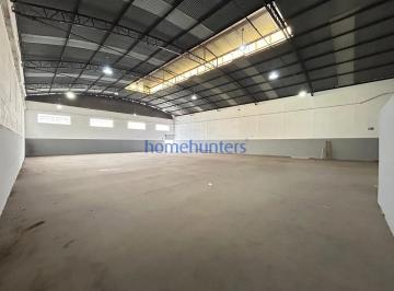 Comercial · 800m² · 3 Vagas · Galpão / Depósito / Armazém para venda e aluguel em Chácaras Campos Dos Amarais de 800.00m² com 3 Ga