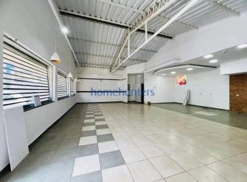 Casa · 236m² · 1 Quarto · 8 Vagas · Casa para alugar em Vila Itapura de 236.00m² com 1 Quarto e 8 Garagens