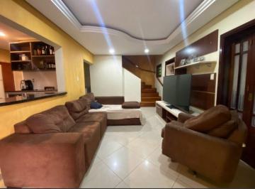 Casa · 199m² · 3 Quartos · 3 Vagas · Casa de 3 quartos e 3 vagas de garagem em Canoas.