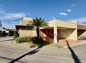 c52c72fece64698e9c26072b92ee8eb0e2cf4dde · Linda casa em Condômino/Village fechado com total privacidade - 2 Suítes com fino acabamento em exce