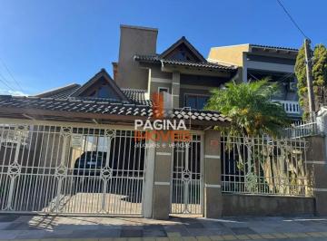 Casa · 298m² · 5 Quartos · 4 Vagas · Página 1 Imóveis anuncia sobrado de alto padrão com 05 dormitórios, sendo 02 suítes, no bairro Moinh