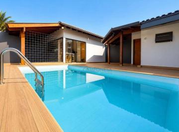 ff6077c82eeecbdad490526e1da76327cdfb0571 · R$ 800.000 — Casa à venda com 3 quartos, suíte com closet e piscina no jd Coliseu