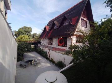 b1db3310ac78f018627b1e7b0233afae4ed71f01 · Excelente casa colonial em condomínio fechado