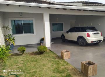 Casa de 4 quartos, Vicente Pires · Casa em Vicente Pires | Rua 5 | Condomínio Fechado - 400m² - 4 Quartos - Piscina | 9 8210-1896
