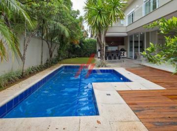 Foto 01 · Casa de luxo em condomínio Alphaville, Santana de Parnaíba-SP: 4 quartos, 4 suítes, 3 salas, 6 banhe