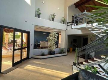 5e8bee3f3c54fb3a7a23e7aac6324384e1834e7f · Casa com 5 dormitórios, 550 m² - venda por R$ 2.200.000,00 ou aluguel por R$ 15.000,00/mês - Loteame