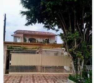 Casa · 209m² · 4 Quartos · 2 Vagas · Sobrado à Venda no Jardim Aruan – Caraguatatuba