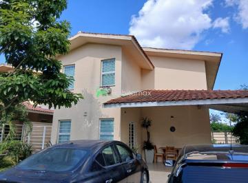 Casa · 246m² · 3 Quartos · 2 Vagas · Condomínio Golden Ville - Aluguel | Belíssima Casa Duplex Mobiliada – Condomínio Golden Ville | Nov