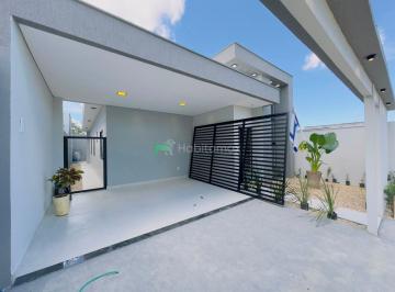 Casa · 120m² · 3 Quartos · 2 Vagas · Casa de Alto Padrão em Localização Privilegiada | 3 Quartos e Pé-Direito Alto