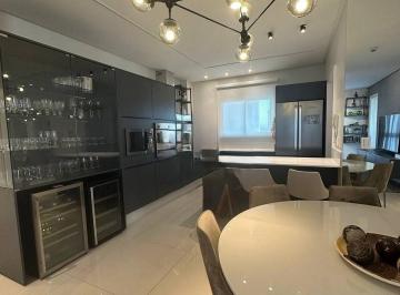 Casa de 3 quartos, Balneário Camboriú · Apartamento no centro de Balneário Camboriú 3 Dormitórios