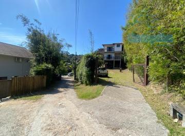Foto 16 · Aluguel de Casa na Praia da Ferrugem, Garopaba-SC: 3 Quartos, 1 Suíte, 4 Vagas de Garagem, 230m² de