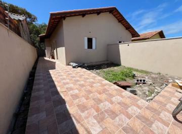Casa de 2 quartos, Itanhaém · Casa no Jardim Lindomar em Itanhaém – 2 Dormitórios, Quintal e Vaga para 2 Carros