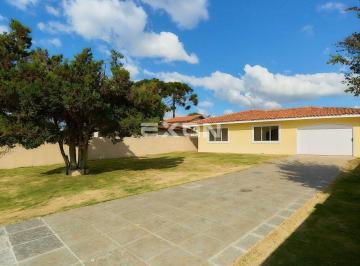 Casa · 189m² · 3 Quartos · 8 Vagas · Casa com 3 quartos sendo 1 suite em Santa Felicidade