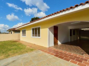 Casa · 189m² · 3 Quartos · 8 Vagas · Casa com 3 quartos sendo 1 suite em Santa Felicidade