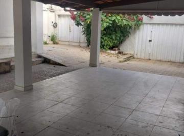 Casa · 204m² · 4 Quartos · 5 Vagas · Oportunidade para compra ou investimento.