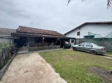 Casa de 3 quartos, Itanhaém · Casa com Terreno Amplo no Jardim Jamaica em Itanhaém – 3 Dormitórios, Churrasqueira