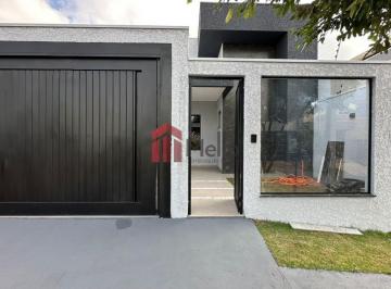 Foto 01 · Imperdível: Casa à venda em Umuarama-PR, Jardim Ibis! 3 quartos, 1 suíte, 1 sala, 2 banheiros, 1 vag