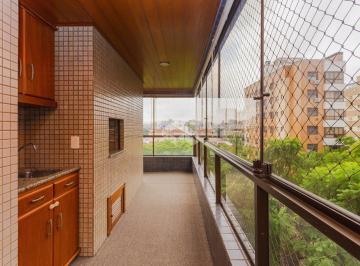 Apartamento · 114m² · 3 Quartos · 2 Vagas · Apartamento com 113m², churrasqueira e quatro vagas, no Petrópolis