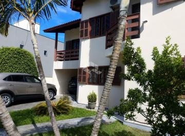 Casa · 223m² · 3 Quartos · 2 Vagas · Casa 3 dormitórios com 1 suíte nos Ingleses