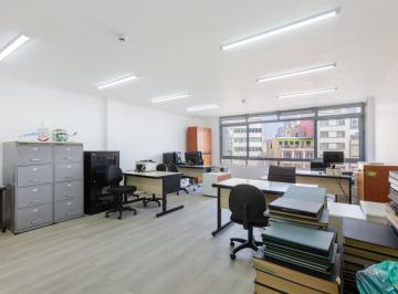 Comercial · 40m² · Sala comercial na Praça da Liberdade - Japão, 61 - Sala 51 • 40 m²