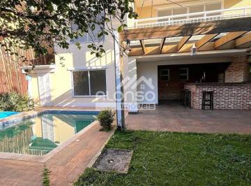 Casa de 4 quartos, Cotia · Casa a venda no Condomínio Raízes - 4 suites, área gourmet, amplo quintal