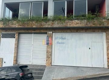 Foto 02 · Casa para locação em Barueri-SP: Espaçosa residência na Vila São Silvestre, com 4 quartos, suíte e 3
