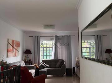 Casa · 250m² · 3 Quartos · 4 Vagas · Oportunidade - Casa Térrea - Jardim das Indústrias - 3 Dormitórios - 101m².