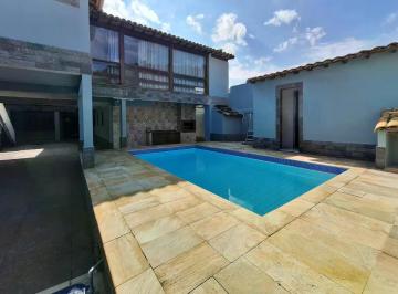 Casa de 7 quartos, Niterói · Casa à venda com 400m², 7 quartos e 5 vagas em Piratininga