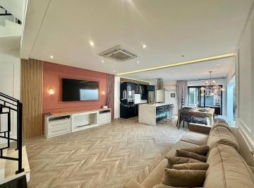 Casa · 150m² · 4 Quartos · 1 Vaga · Casa 4 Quartos com 2 Suítes e 150m² - Beira Rio