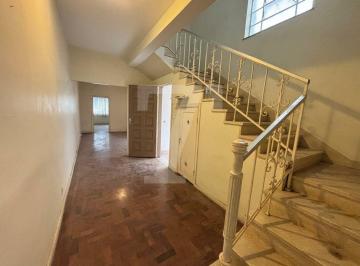 Comercial · 309m² · 2 Vagas · Casa comercial para locação em Pinheiros.