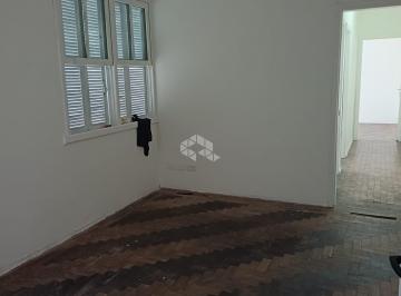 Apartamento · 61m² · 2 Quartos · Apartamento à venda de 2 quartos, no Bairro São João, com pátio.