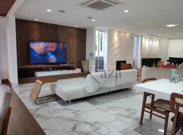 Casa · 450m² · 6 Quartos · 10 Vagas · Casa em Condomínio- Urbanova - Condomínio Residencial Jaguary - 6 Dormitórios - 760m².