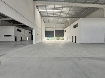 Comercial · 695m² · 3 Quartos · 10 Vagas · Galpão disponível para locação com aprox. 695 m2 no bairro Itoupava Central, em