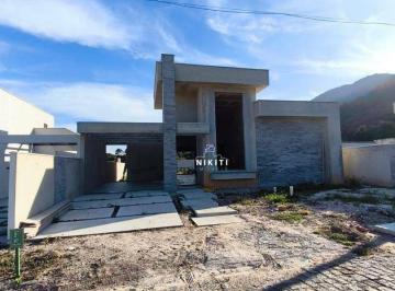 c6e4a730f4c89a3d84dd0b02d6c044cc066dee8f · Casa com 3 dormitórios à venda, 123 m² por R$ 750.000,00 - Espraiado (Ponta Negra) - Maricá/RJ