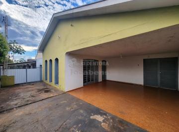 Casa · 180m² · 3 Quartos · 2 Vagas · Casa Com 03 Quartos Sendo 01 Tipo Apartamento