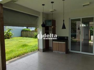 Casa · 192m² · 3 Quartos · 2 Vagas · Casa em condomínio com 3 suítes disponível para locação e venda no bairro Jardim Botânico em Uberlân