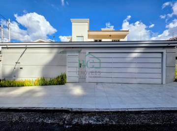 FACHADA · Excelente casa á venda no bairro Jardim dos Estados em Poços de Caldas MG.