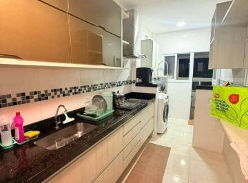 e84b8a966353461390f4255fb69281f0cfba706a · Apartamento Mobiliado com Piscina a Poucos Passos da Praia | 2 Dormitórios (1 Suíte) | Caiçara