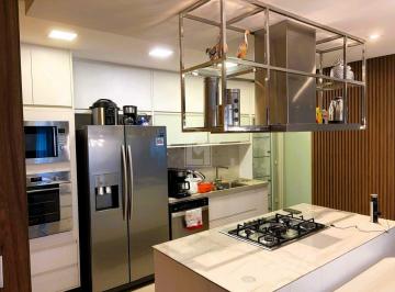 Apartamento · 120m² · 3 Quartos · 2 Vagas · Apartamento Amplo na Quadra do Mar – Conforto, Espaço e Excelente Localização!