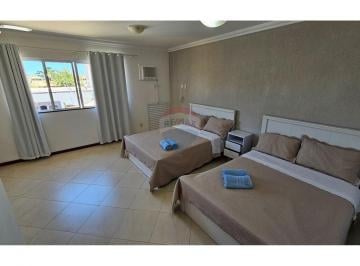 Casa · 320m² · 5 Quartos · 3 Vagas · Casa tríplex a 850 metros da Praia do Peró-Cabo Frio | LOCAÇÃO FIXA