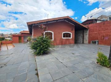 Casa · 178m² · 3 Quartos · 5 Vagas · Casa Térrea para locação em Jundiaí com 3 dormitórios e suíte