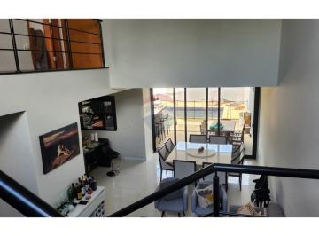 Casa · 272m² · 3 Quartos · 2 Vagas · LINDO Sobrado em condomínio fechado