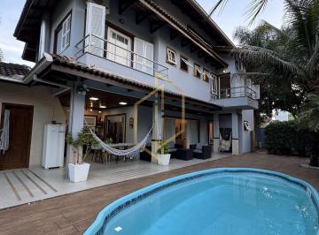 Casa · 225m² · 3 Quartos · 4 Vagas · Casa Alto Padrão em Santo Antônio, Joinville/SC
