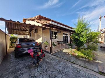 Casa · 100m² · 3 Quartos · 1 Vaga · Portal das Conchas - Excelente imóvel para locação em condomínio fechado em frente a lagoa.